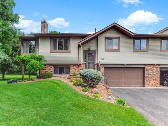 556 Donegal Circle Shoreview MN 55126 - MLS# 7092249