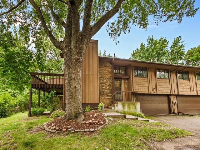 1289 Bridle Path Court White Bear Lake MN 55110 - MLS# 7092342