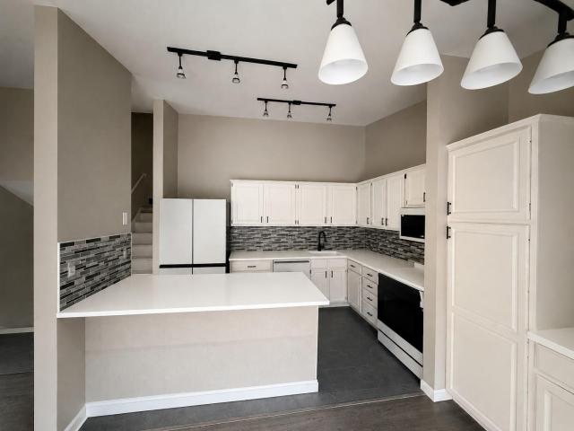 9712 Cimarron Circle Hopkins MN 55305 - MLS# 7092533