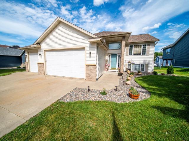 604 13th Avenue NW Kasson MN 55944 - MLS# 7092594