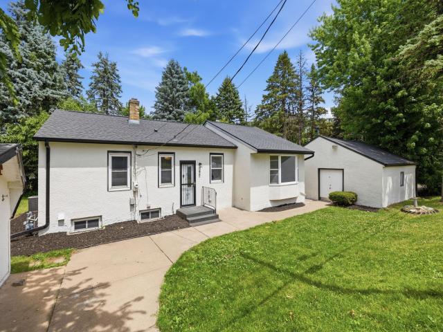 445 Lark Avenue E Saint Paul MN 55117 - MLS# 7092806