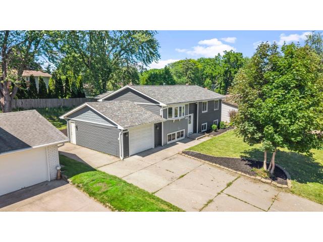 2090 Carnelian Lane Saint Paul MN 55122 - MLS# 7093101