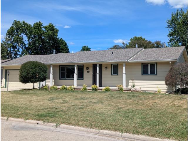 1111 Skylark Lane Albert Lea MN 56007 - MLS# 7093343