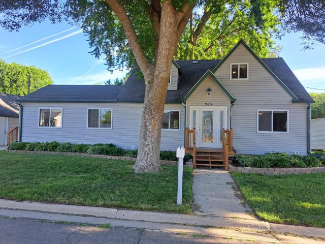705 Glenview Drive Albert Lea MN 56007 - MLS# 7093408