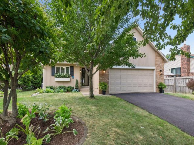 10441 Lee Drive Eden Prairie MN 55347 - MLS# 7093437