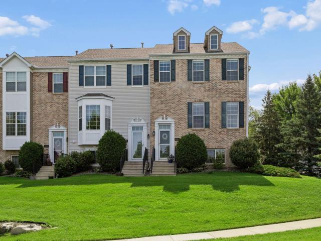 9993 Pincherry Lane Eden Prairie MN 55347 - MLS# 7093490