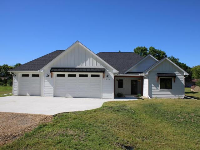 1720 High Tail Lane Mankato MN 56001 - MLS# 7093537