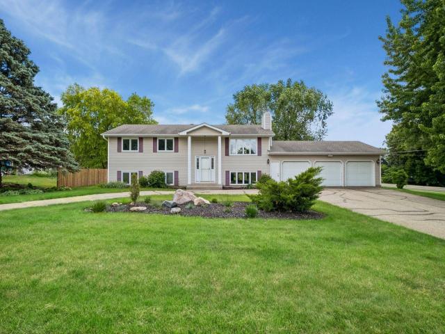 1790 Crestridge Lane Saint Paul MN 55122 - MLS# 7093581