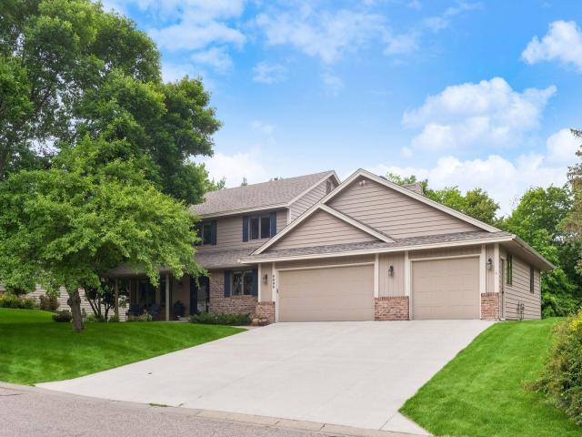 3205 Julian Drive Chaska MN 55318 - MLS# 7093922