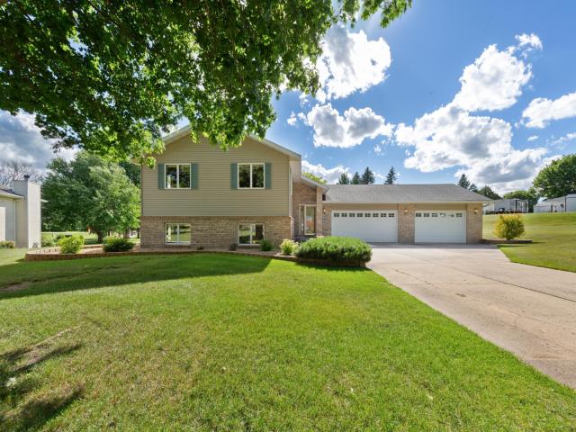 1651 Buckingham Path Faribault MN 55021 - MLS# 7093987