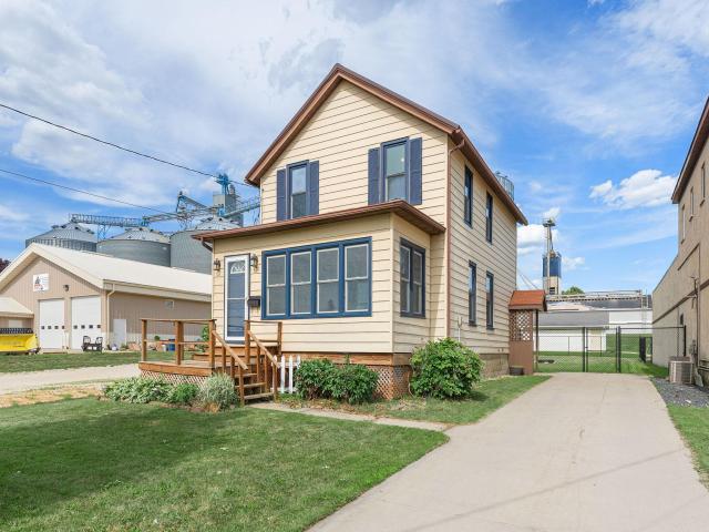 422 1st Avenue SE Stewartville MN 55976 - MLS# 7094047