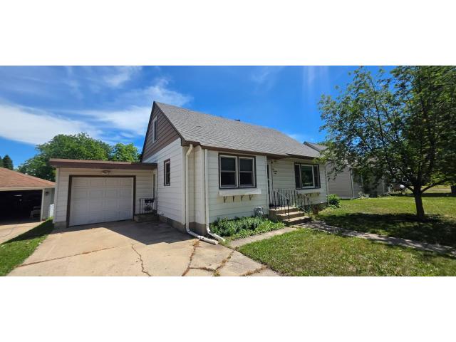 121 Mcarthur Drive Albert Lea MN 56007 - MLS# 7094094