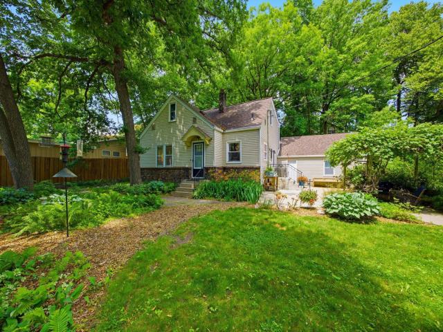 851 County Road C E Maplewood MN 55109 - MLS# 7094200