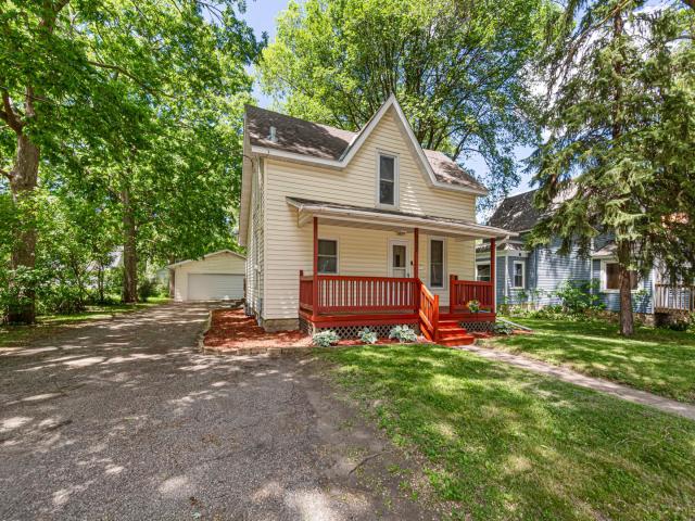 720 8th Avenue NW Faribault MN 55021 - MLS# 7094340