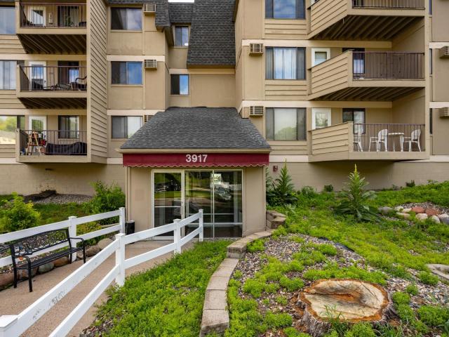 3917 Heritage Hills Drive Unit 102 Minneapolis MN 55437 - MLS# 7094605