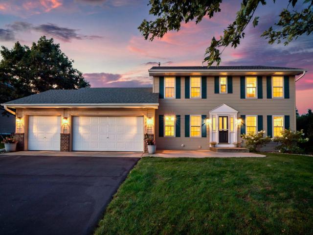 1801 Valley Ridge Trail S Chanhassen MN 55317 - MLS# 7094762