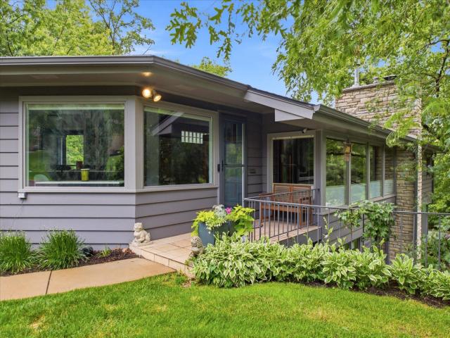 301 Ardmore Drive Minneapolis MN 55422 - MLS# 7094793
