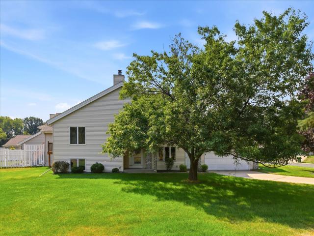 5758 Heather Ridge Drive North Saint Paul MN 55126 - MLS# 7094822