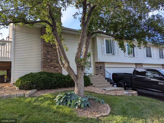 1741 W 140th Street Burnsville MN 55337 - MLS# 7094892