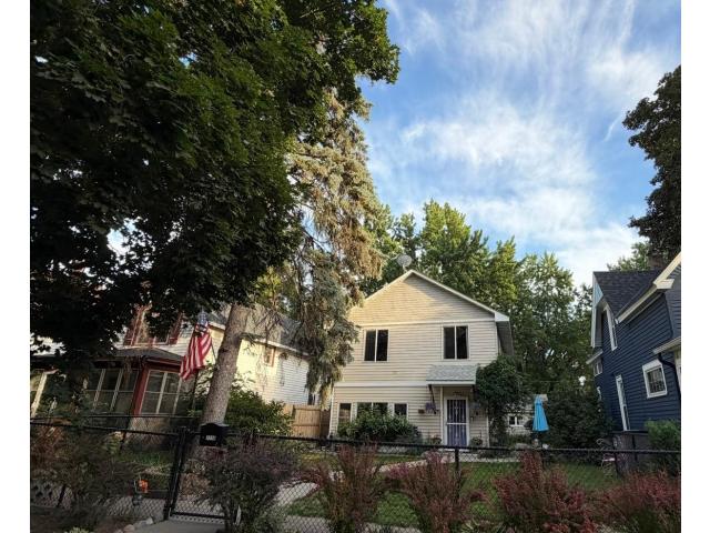 1776 Minnehaha Avenue W Saint Paul MN 55104 - MLS# 7095463