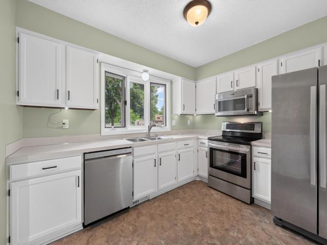 3984 Orchid Lane N Plymouth MN 55446 - MLS# 7095539
