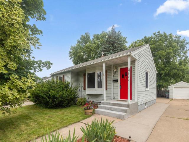 2711 5th Avenue E North Saint Paul MN 55109 - MLS# 7095744