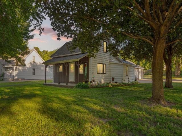 533 9th Street NW Faribault MN 55021 - MLS# 7095963