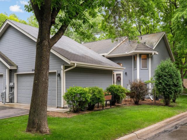 2716 River Woods Lane Burnsville MN 55337 - MLS# 7096454