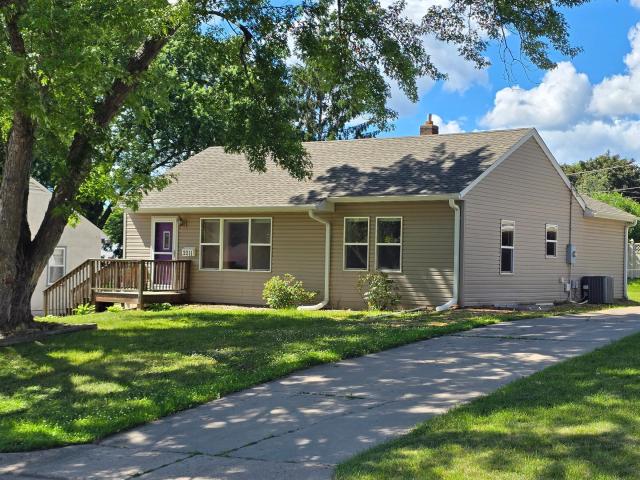 2011 Northwood Drive Saint Paul MN 55109 - MLS# 7096607
