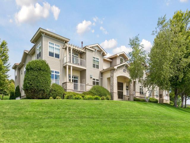 1256 County Road D E Unit 101 Saint Paul MN 55109 - MLS# 7096764