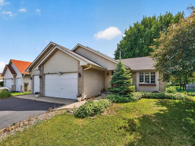 8725 Queens Gardens Brooklyn Park MN 55443 - MLS# 7097037