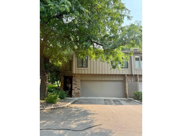 5725 Duncan Lane Edina MN 55436 - MLS# 7097327