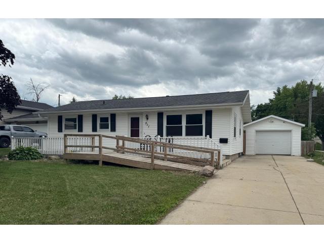 511 6th Street NE Stewartville MN 55976 - MLS# 7097400
