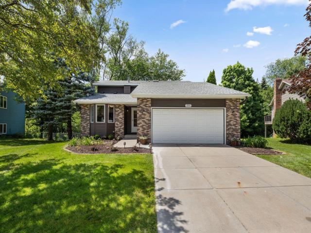 1941 Berkshire Drive Saint Paul MN 55122 - MLS# 7098080