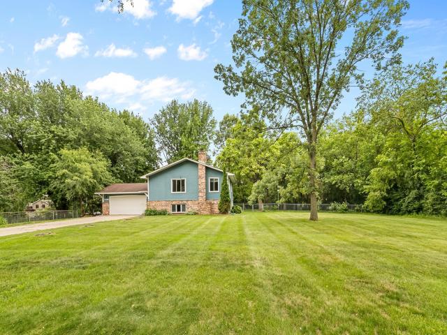 1390 Rainier Lane Eagan MN 55121 - MLS# 7098085