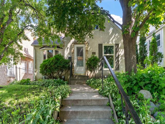 2081 Jefferson Avenue Saint Paul MN 55105 - MLS# 7098435