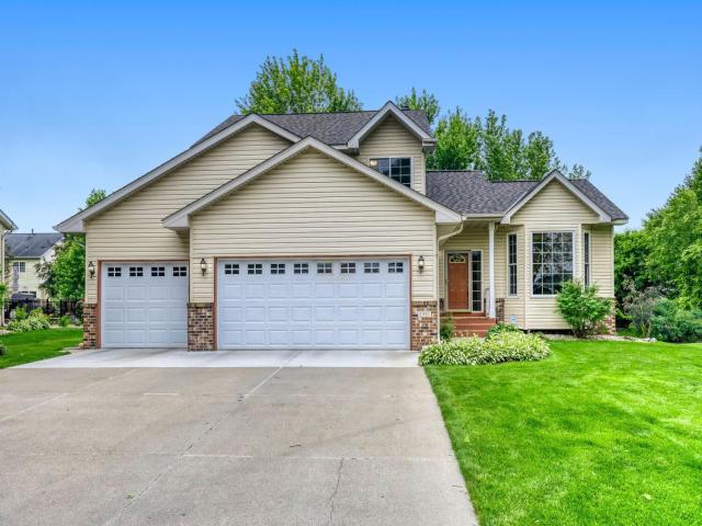 2337 Manuela Drive Chaska MN 55318 - MLS# 7098599