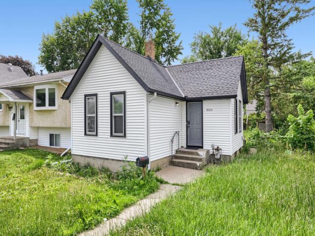 1024 Geranium Avenue E Saint Paul MN 55106 - MLS# 7098677