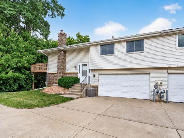 12206 Oak Leaf Circle Burnsville MN 55337 - MLS# 7098779