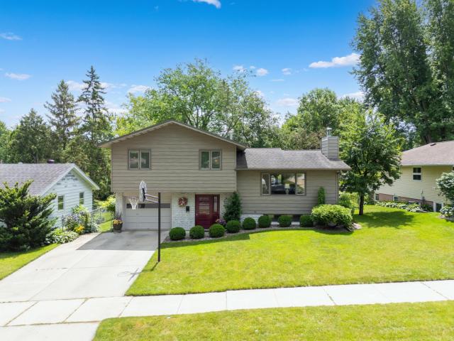 1214 29th Street NW Rochester MN 55901 - MLS# 7098964