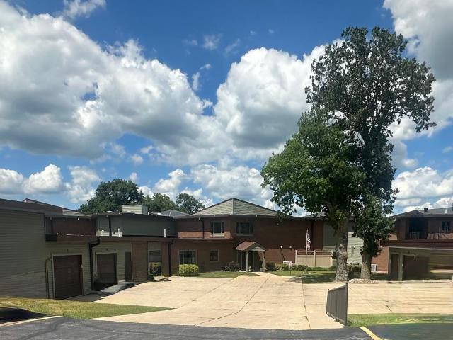 808 Lake Chapeau Drive Unit 202 Albert Lea MN 56007 - MLS# 7098992