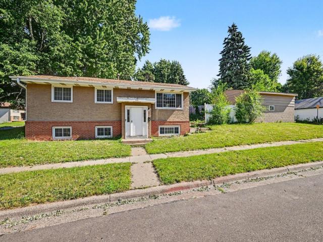 401 42nd Avenue NE Minneapolis MN 55421 - MLS# 7099281