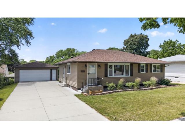 1525 11th Avenue NE Rochester MN 55906 - MLS# 7099367