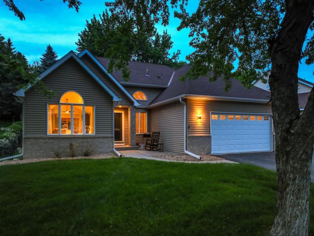 1104 Falls Curve Chaska MN 55318 - MLS# 7099470