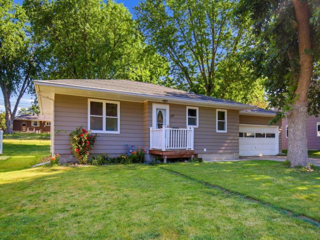 205 Burr Oak Drive Albert Lea MN 56007 - MLS# 7099734