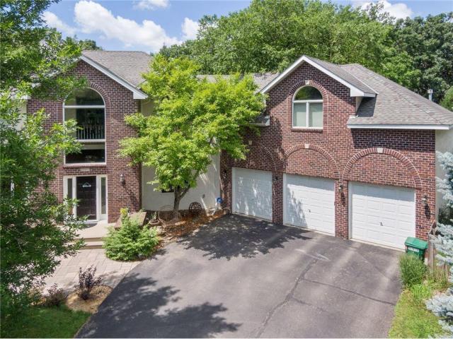 2069 Royale Drive Saint Paul MN 55122 - MLS# 7099762