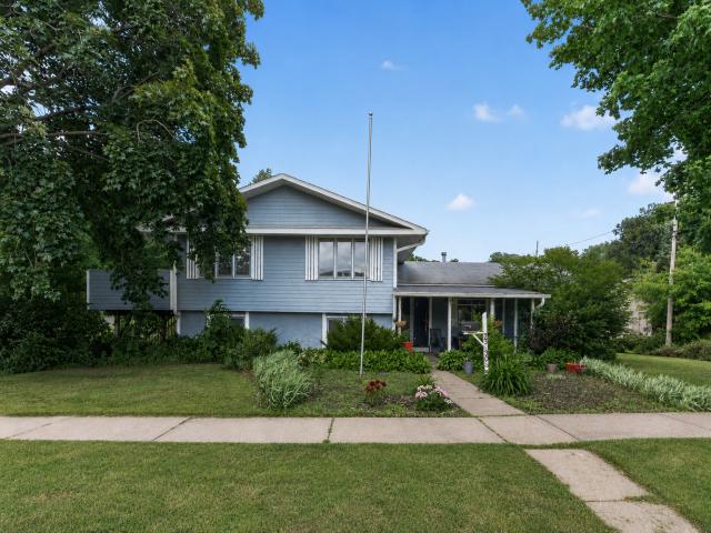 2330 Charles Street N Saint Paul MN 55109 - MLS# 7099922