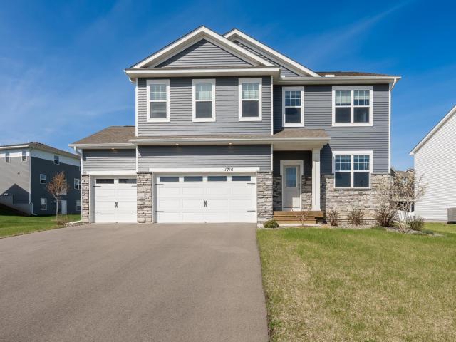 1716 Rainier Drive Shakopee MN 55379 - MLS# 7099973