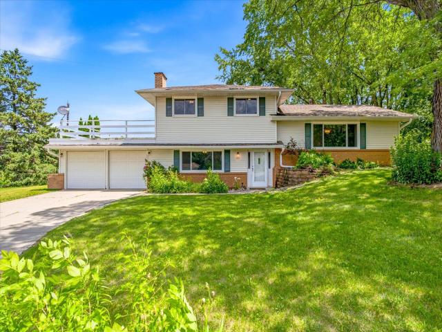 11111 Carver Court Burnsville MN 55337 - MLS# 7100087
