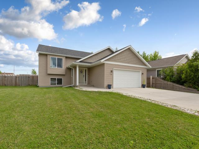 310 Autumn Hills Place NE Owatonna MN 55060 - MLS# 7100762
